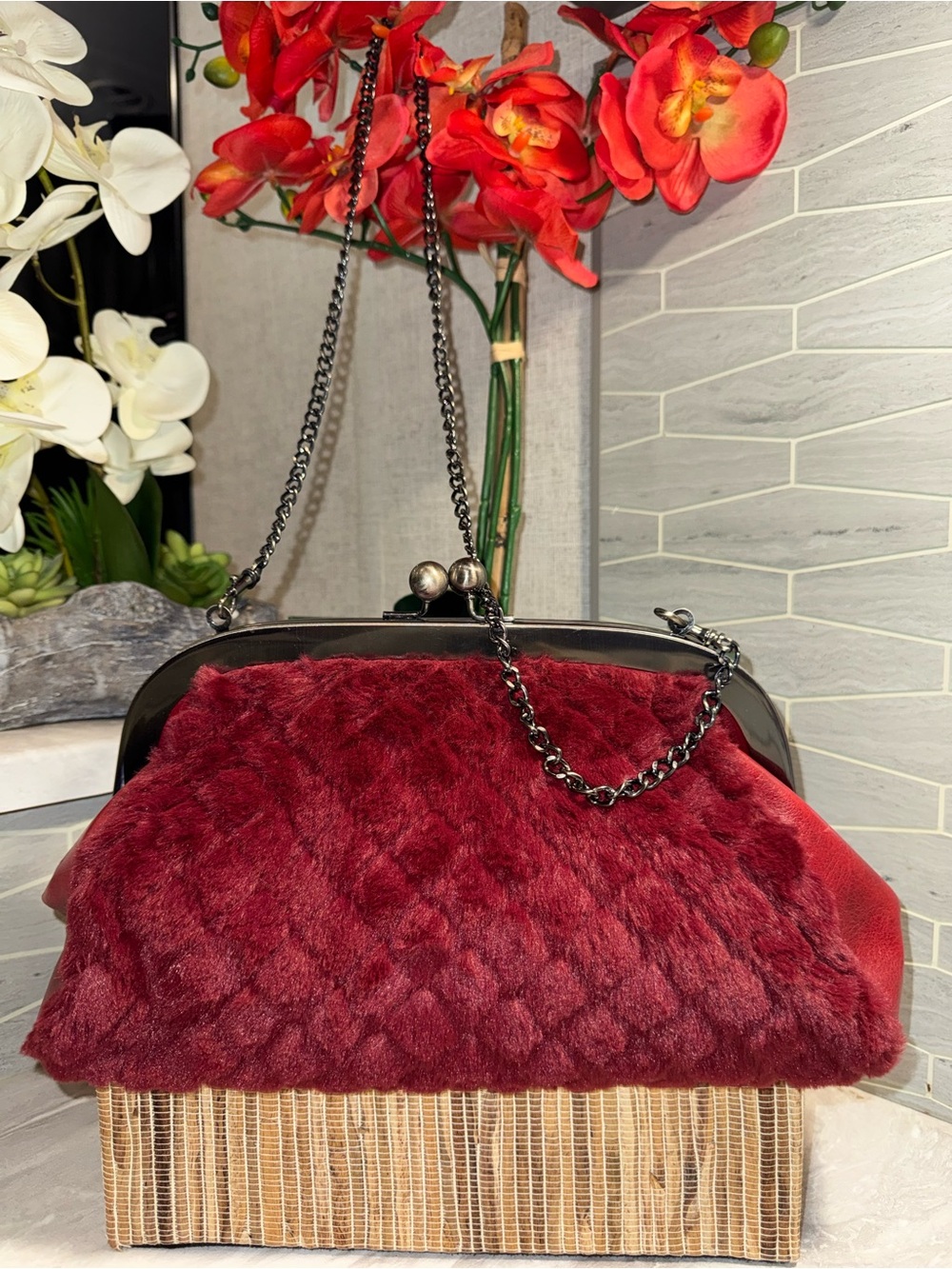 Amazing & RARE Patricia Nash KISS LOCK & Faux Fur Bag in Excellent Condition